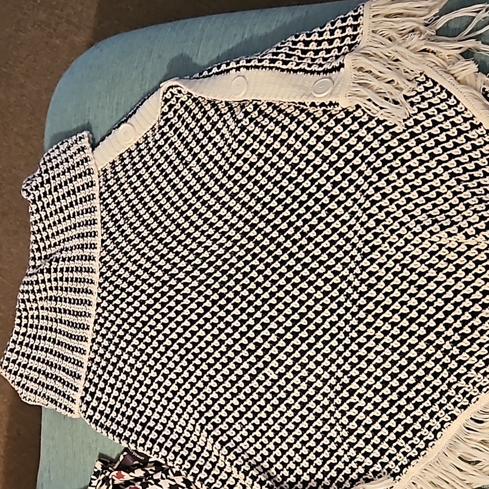 Black and white sweater shawl